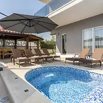 Luxury With A Swimming Pool Stobrec, - 14700 * Split