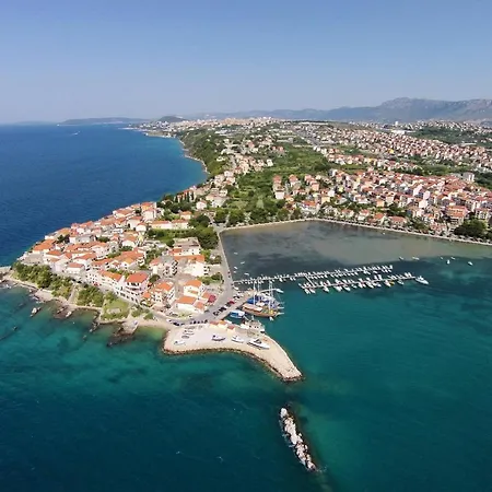 Luxury With A Swimming Pool Stobrec, - 14700