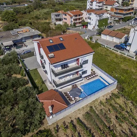 Luxury With A Swimming Pool Stobrec, - 14700 * Split