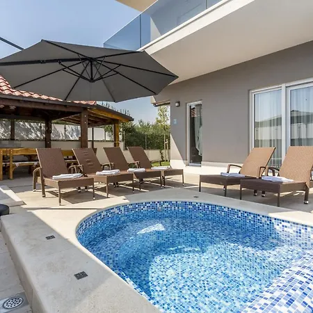 Luxury With A Swimming Pool Stobrec, - 14700 * Split
