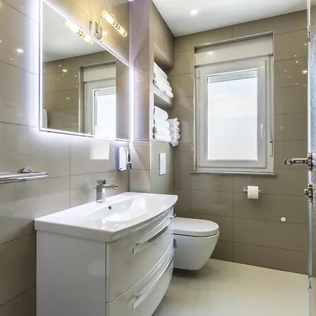 Villa Luxury With A Swimming Pool Stobrec, - 14700 Split