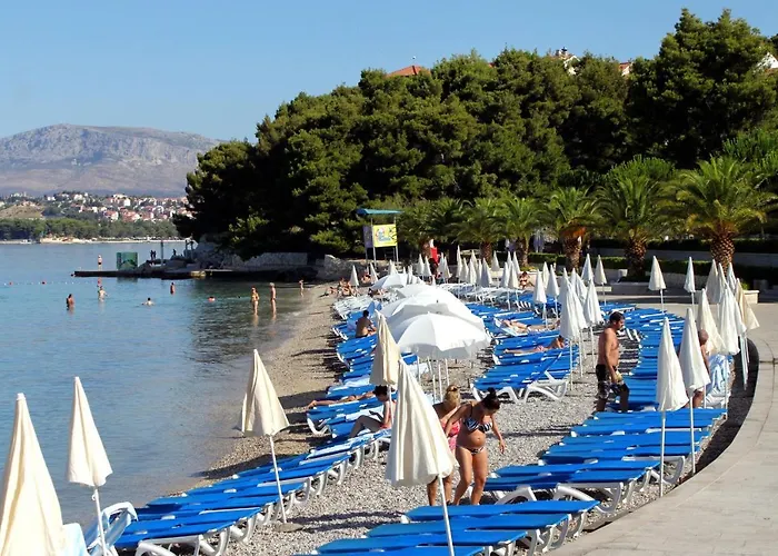 Luxury With A Swimming Pool Stobrec, - 14700 Split