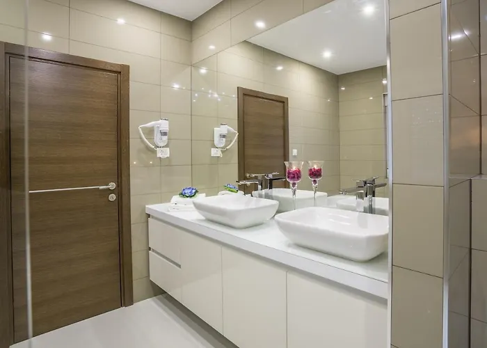 Luxury With A Swimming Pool Stobrec, - 14700 Vila Split